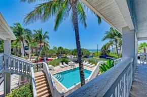 Anna Maria Island Beach Front Condo - 50 steps to Beach